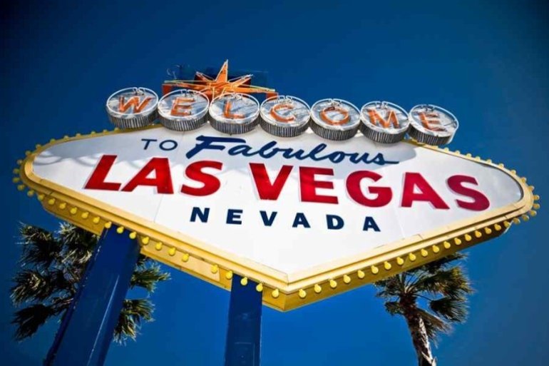Надпись при въезде в город "Добро пожаловать в Лас-Вегас"