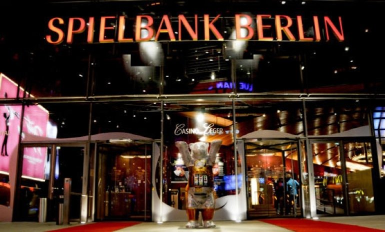 Центральный вход в Spielbank Berlin