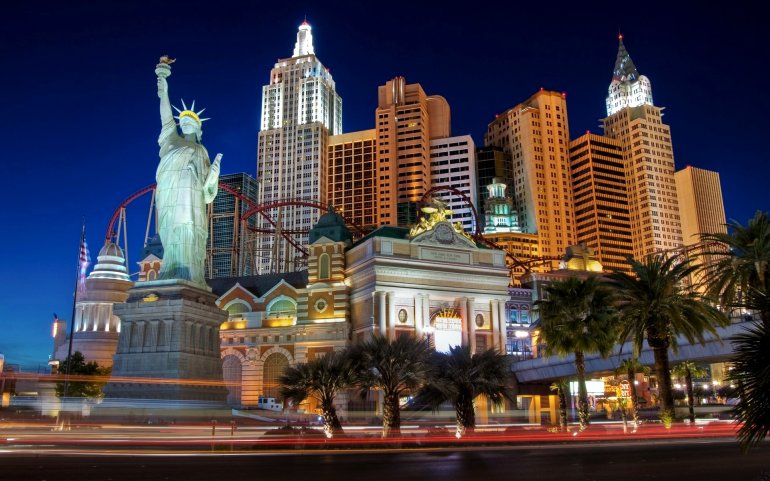 Статуя Свободы возле казино New York, New York в Лас-Вегасе