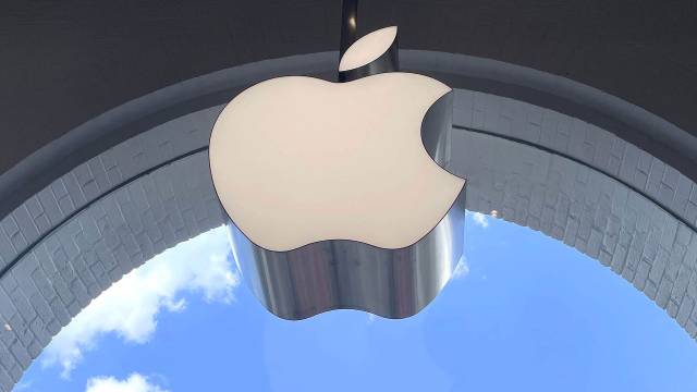 Apple не интересно развитие мобильных игр?