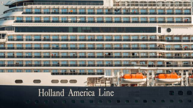 Holland America расширяет зоны казино на пяти круизных лайнерах
