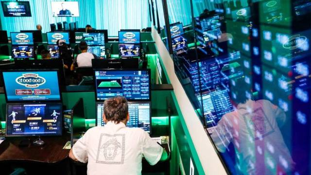 Легальные ставки российских игроков в 2023 году достигли 1,2 трлн. рублей