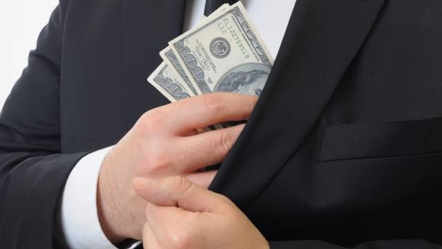 Менеджер в Крайстчерче украл 110 000 долларов через фальшивые гранты