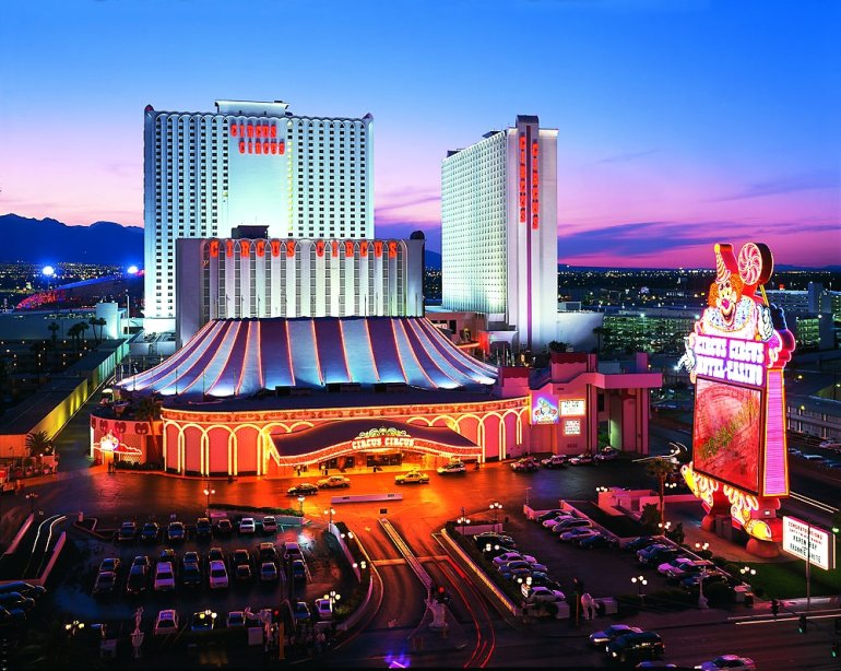 Вид сверху на Circus Circus Casino в Лас-Вегасе