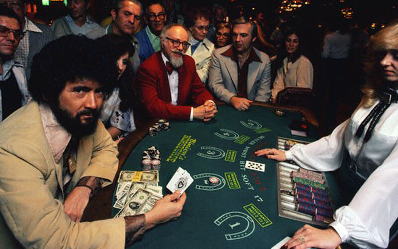 первый игрок выигравший у казино в блэкджек более 1 млн.долларов